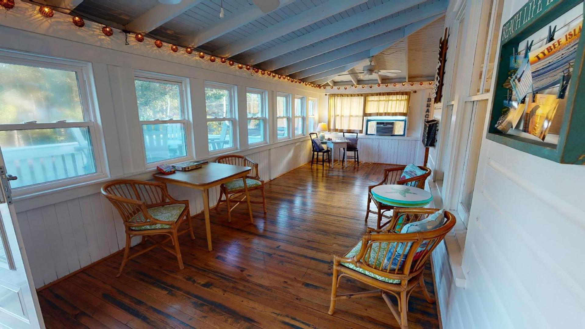 1201 Lovell Avenue By Tybee Beach Vacation Rentals タイビーアイランド エクステリア 写真