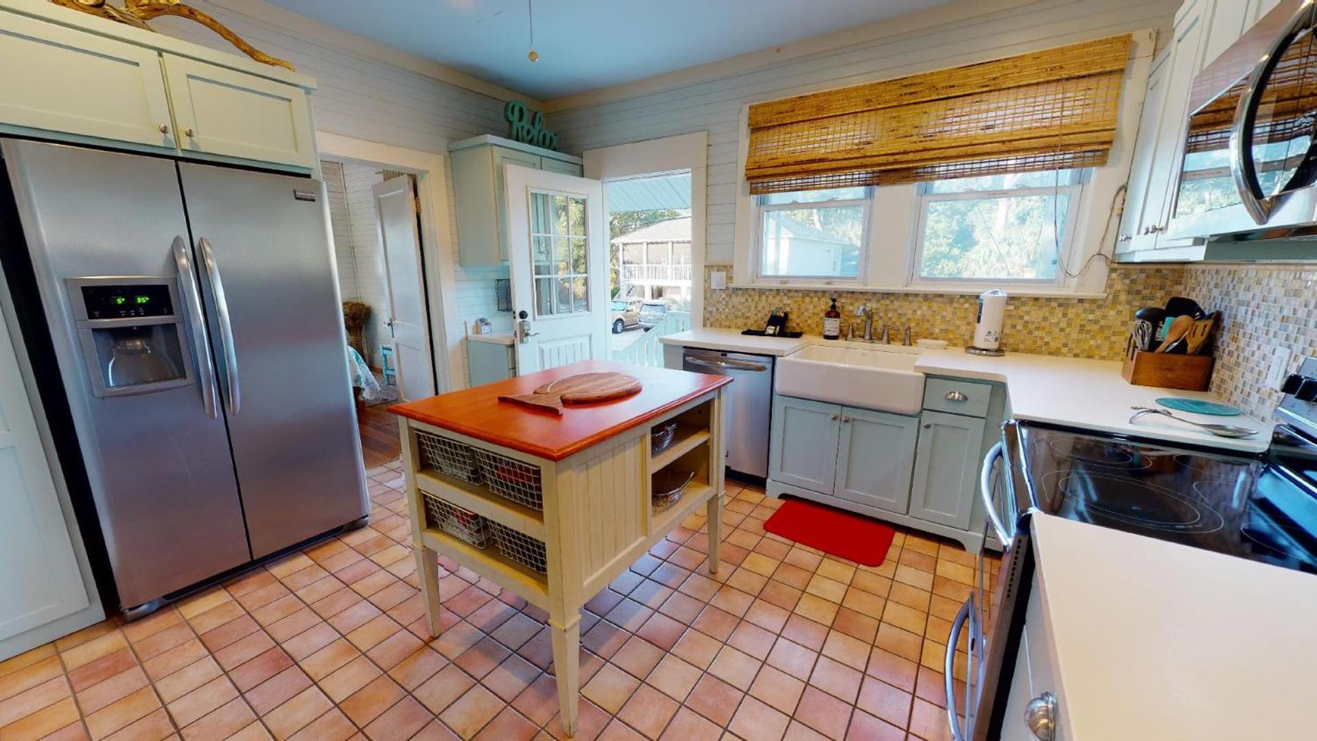 1201 Lovell Avenue By Tybee Beach Vacation Rentals タイビーアイランド エクステリア 写真