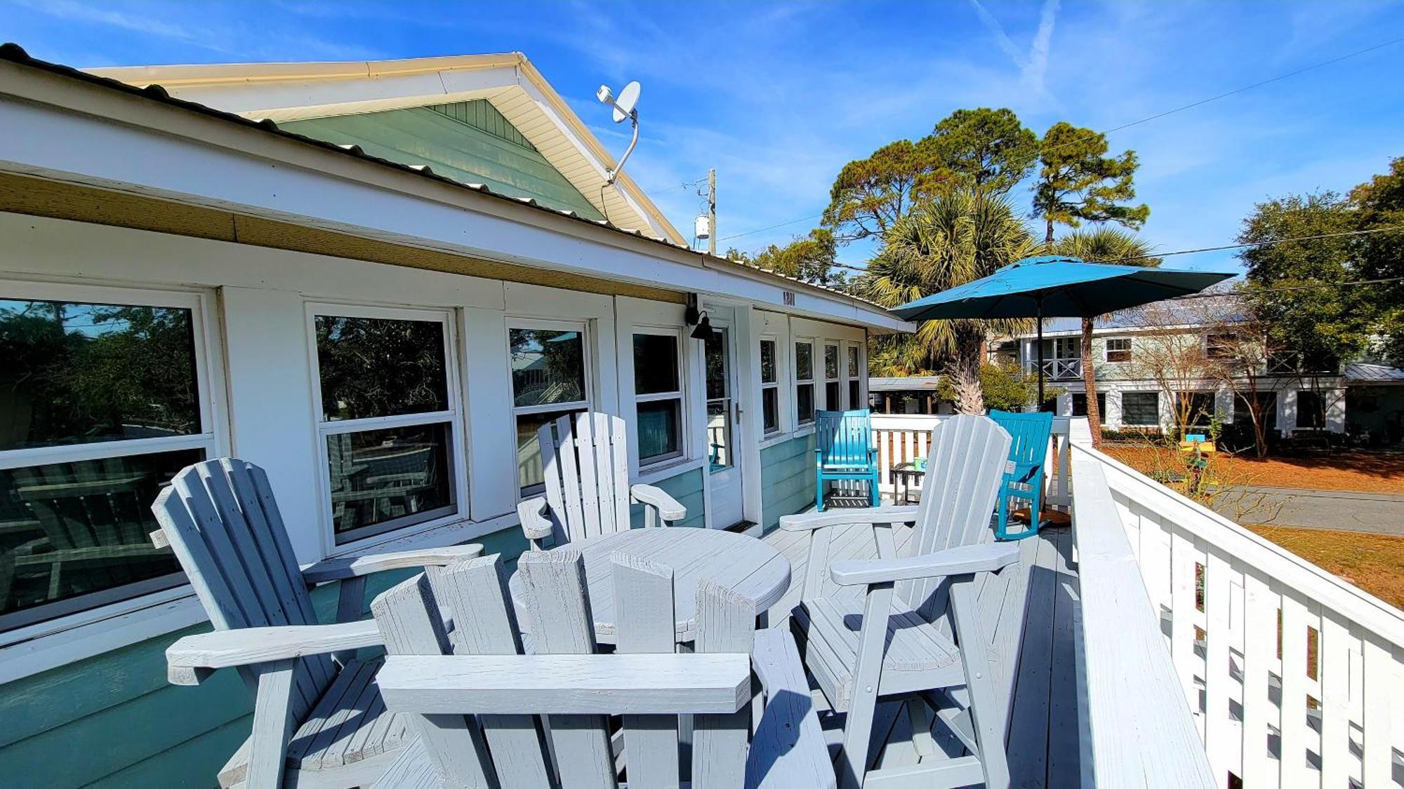 1201 Lovell Avenue By Tybee Beach Vacation Rentals タイビーアイランド エクステリア 写真