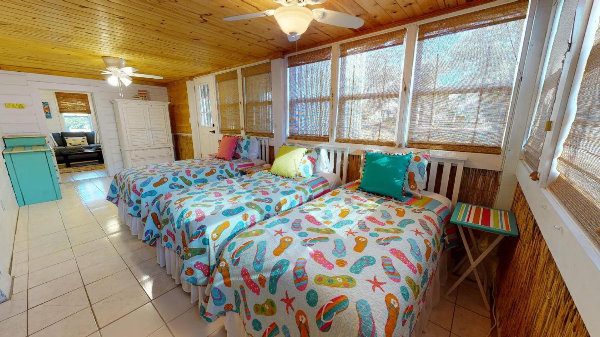 1201 Lovell Avenue By Tybee Beach Vacation Rentals タイビーアイランド エクステリア 写真