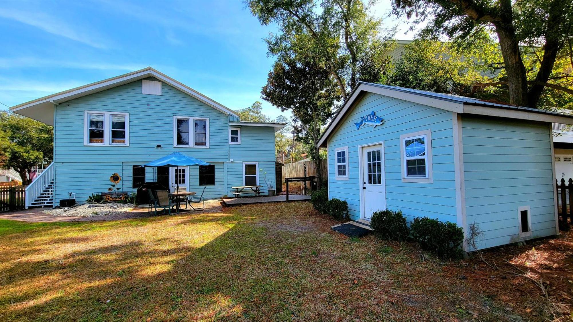 1201 Lovell Avenue By Tybee Beach Vacation Rentals タイビーアイランド エクステリア 写真