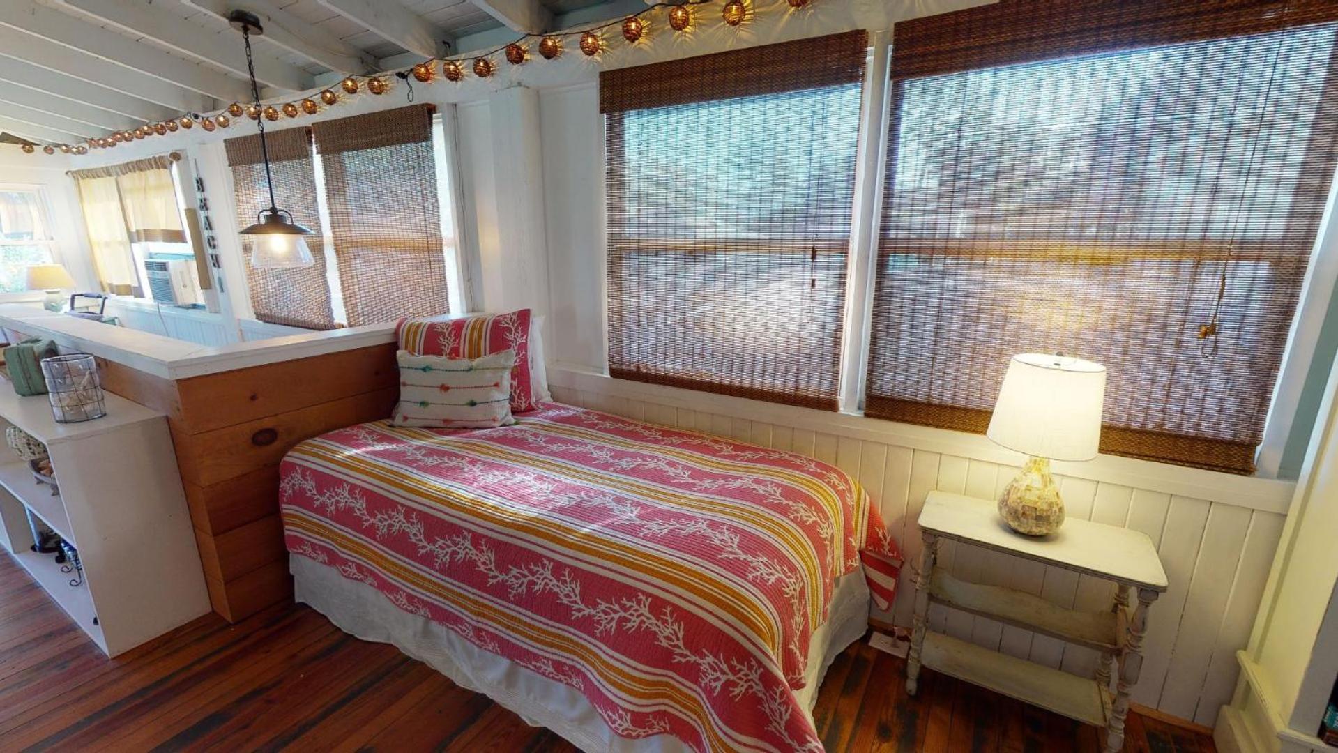 1201 Lovell Avenue By Tybee Beach Vacation Rentals タイビーアイランド エクステリア 写真